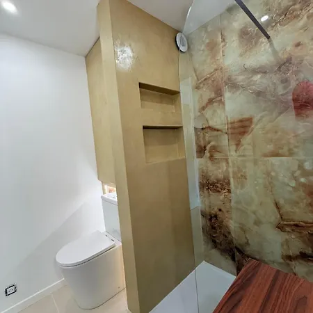 2p Entierement Renove , Piscine , 1 Km De La Daire *